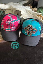 Load image into Gallery viewer, Kitty Cross Zia  Baseball Cap
