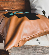 Load image into Gallery viewer, Western Point Pillow
